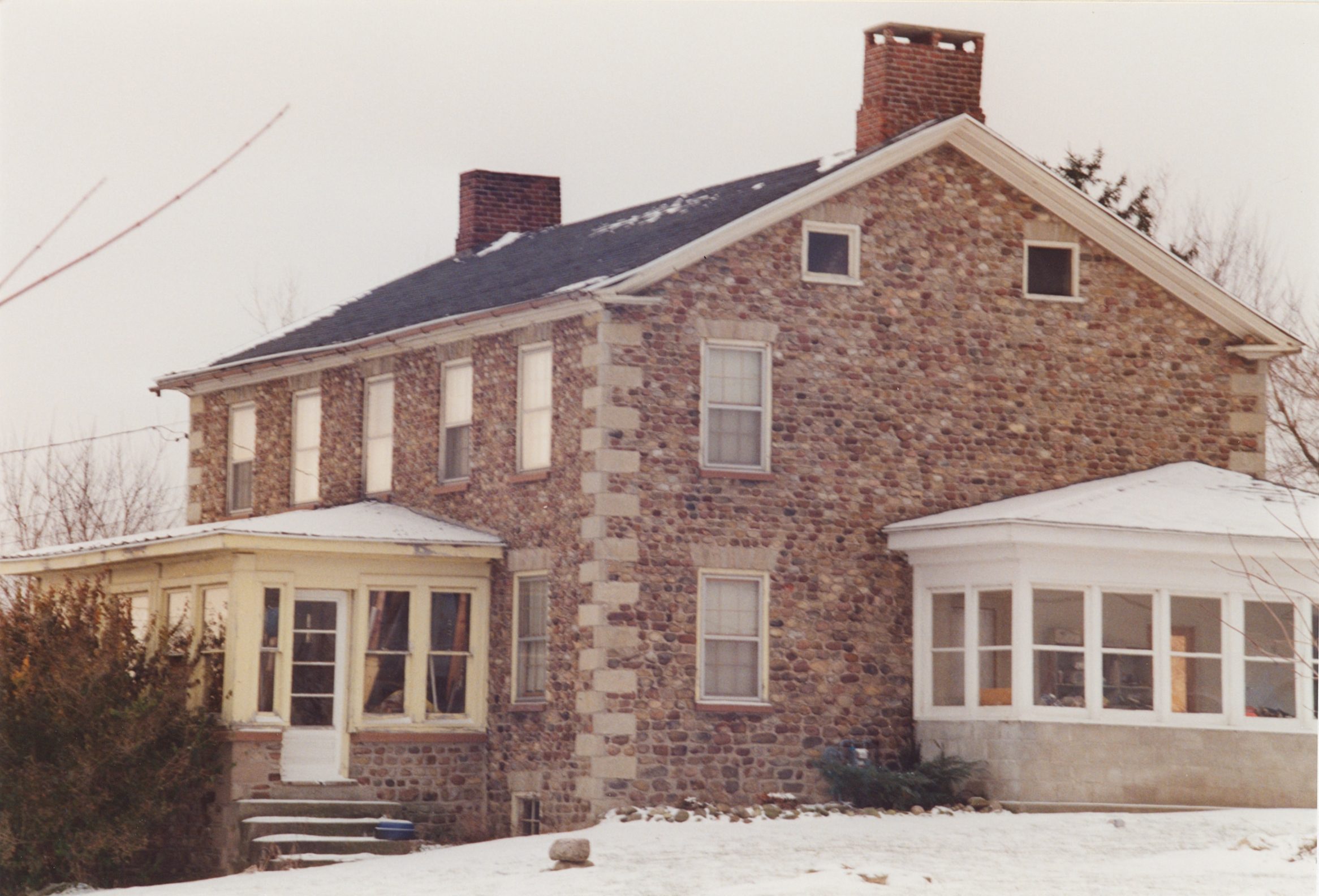 Hen-14 5015 East River Rd 4